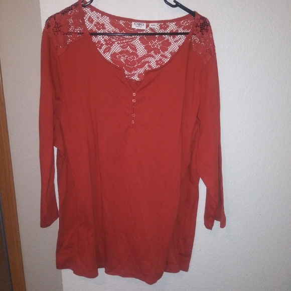 Cato Top - Picture 1 of 4